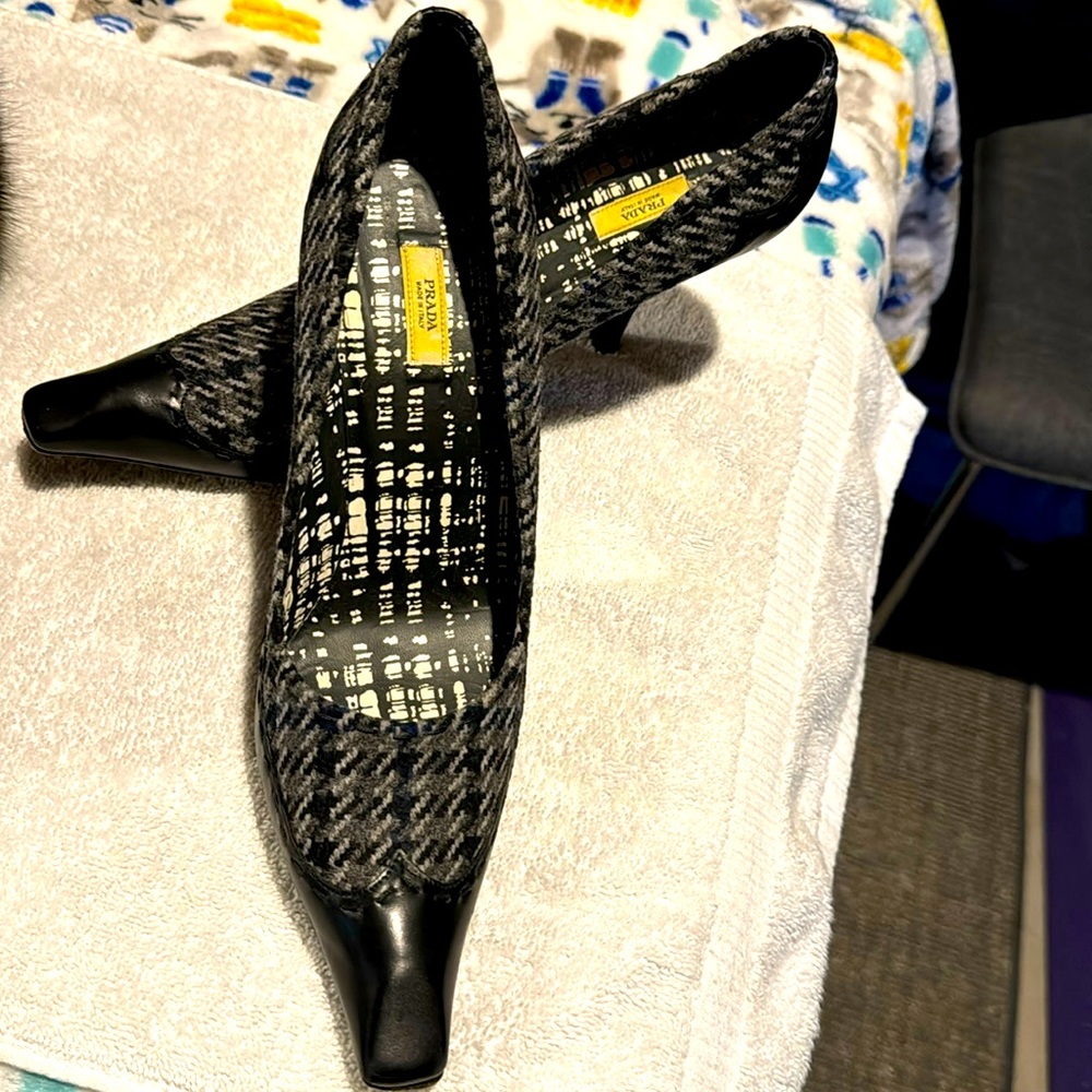 Prada Vero Cuoio Size 39.5 heels black, houndstooth Point Toe